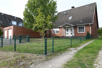 Großes Haus zum kleinen Preis in Rohlstorf/Bad Segeberg
