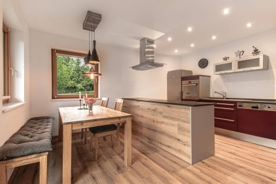 Modernes Einfamilienhaus mit Steinbergblick (06441)