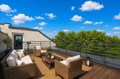 Bezugsfreie 3-Zi.-Penthousewohnung mit Terrasse und Stellplatz nahe Boxhagener Platz