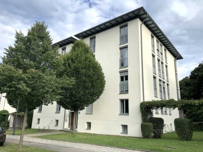 Großzügige 3 Zimmer Wohnung mit tollem Blick ins Grüne