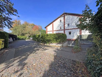 Lübeck : Wohnen am Elbe-Lübeck Kanal - modern ausgestattetes Reihenhaus mit TG-Stellplatz und Garten