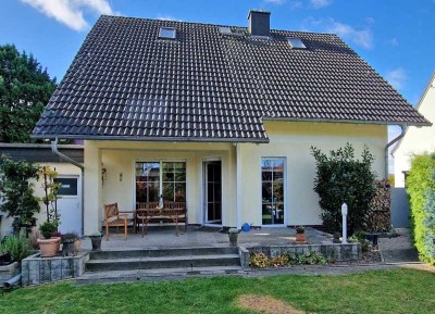 Familienfreundliches Wohlfühlhaus mit Kamin, Homeoffice und schönem Garten