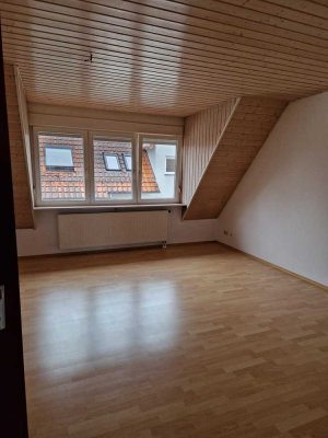 Attraktive und gepflegte 2,5-Zimmer-Dachgeschosswohnung in Brackenheim
