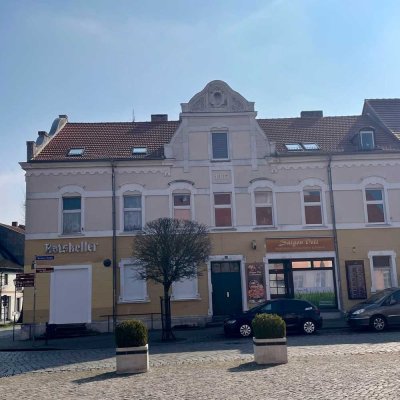 ERSTBEZUG NACH MODERNISIERUNG - WOHNEN AM MARKTPLATZ VON ZEHDENICK
