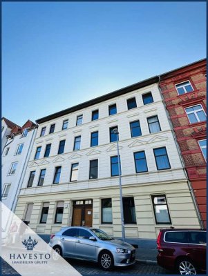 Helle Altbauwohnung mit charmanten Dielenboden und Tageslichtbad - auf Wunsch mit moderner EBK!