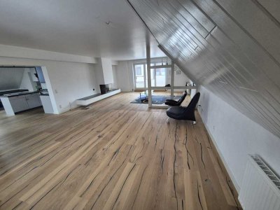 Helle 3 ZKB Dachgeschosswohnung mit Dachterrasse Hambergen Mitte
