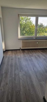Moderne 2-Zimmer-Wohnung mit Balkon in Dietzenbach
