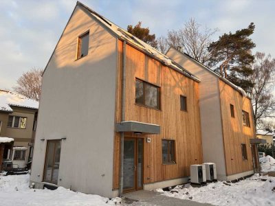 Erstbezug: Doppelhaushälfte mit Garten im grünen, naturnahen Teil Berlin-Hermsdorfs