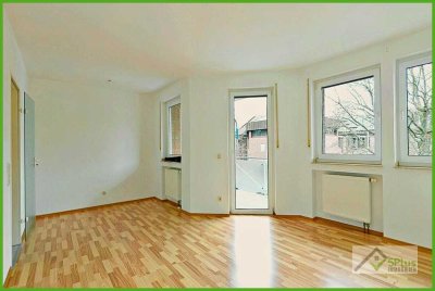+ 5PLUS + LEBEN IM ZENTRUM: GEPFLEGTE 3-ZIMMER-WOHNUNG MIT BALKON IN INDEN / ALTDORF +