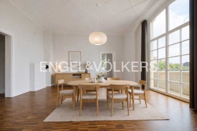 Stilvolle 2-Zimmer-Wohnung mit historischer Stuckdecke, kleinem Balkon und Gartenoption in traumh...