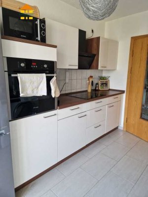 2-Raum-Wohnung mit modernen Badezimmer, Balkon und Stellplatz