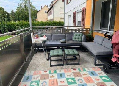 Geschmackvolle, neuwertige 3-Raum-Hochparterre-Wohnung mit geh. Innenausstattung mit Balkon und EBK