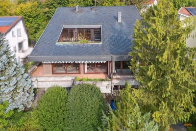 Großzügiges Wohnhaus mit ELW/Büro in bester Lage
