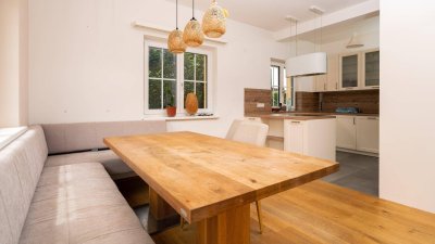 Charmantes Einfamilienhaus mit Nebengebäude und Doppelcarport – Ihr neues Zuhause wartet!