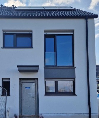 Neubau Reihenhaus mit 5 Zimmern in Bornheim