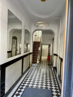 Altbaucharme  mit 2-Zimmern in Charlottenburg