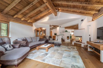 Traditionelles Einfamilienhaus in ruhiger Waldrandlage