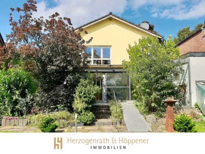 Gepflegtes Einfamilienhaus mit großem Garten, Wintergarten und solider Ausstattung