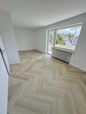 Lichtdurchflutete 3-Zimmer-Wohnung nach Kernsanierung mit Loggia & Einbauküche in Oldenburg