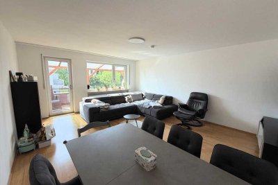 Vielseitige 3-Zimmer-Wohnung mit Balkon - Kapitalanlage oder Familienidyll in Lengfeld