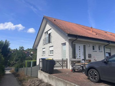 Preiswerte 3-Raum-Doppelhaushälfte mit gehobener Innenausstattung und EBK in Kalletal