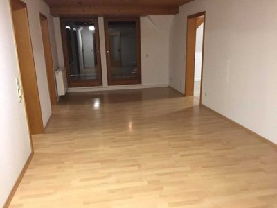 Schöne 5-Zimmer-DG-Wohnung Metzingen