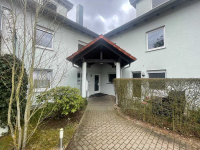 Moderne, helle 2-Zimmer-Wohnung mit eigener Terrasse und Gartenanteil in Herrenberg-Oberjesingen