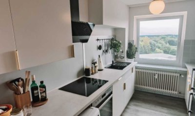 Provisionsfrei kaufen: Freie 3-Zimmer-Wohnung über den Dächern des Quellentals