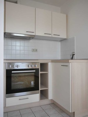 Single-Wohnung in ruhiger Lage mit schöner Einbauküche!