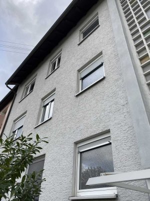 Sanierte 3-Zimmer-Wohnung mit geh. Innenausstattung mit Balkon und EBK in Vaihingen/Enz