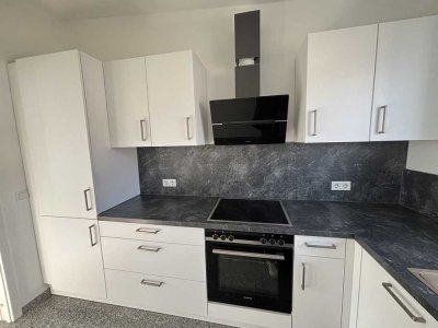 Charmante 3 ZKB/ Balkon/ Einbauküche NEU