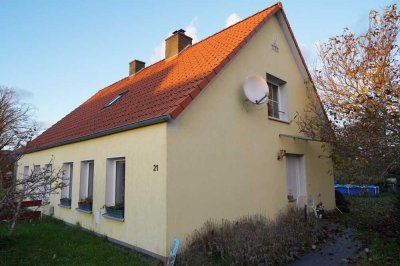 Fiefbergen an der Ostsee: Charmantes Einfamilienhaus mit zwei separaten Wohnungen in ruhiger Lage