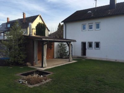 Schöne 3-Zimmer-Wohnung mit großem Garten und Terrasse zu vermieten