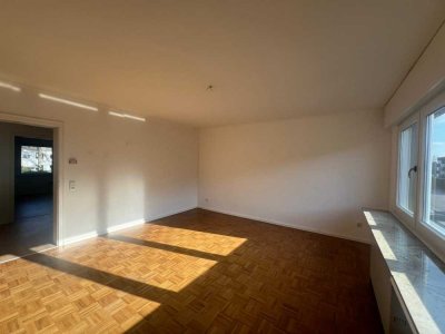 Wohnung in Mülheim Saarn mit Küche und Garage