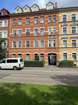 CHARMANTE 2-ZIMMERWOHNUNG / DG * SOLIDE KAPITALANLAGE