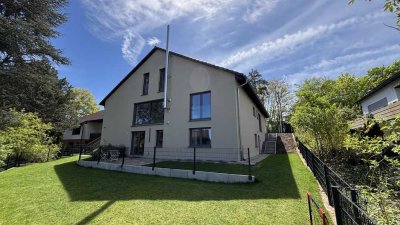 Moderne, möblierte, neu sanierte Wohnung mit Terrasse und eigenem Gartenanteil (Babenberger Viertel)