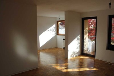 Altbach: 2,5 Zi. Wohnung mit Balkon und Garage!!!