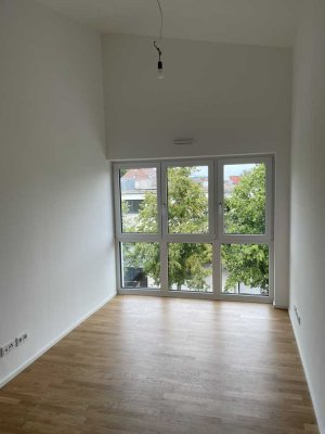 Exklusive 2-Zimmer-DG-Wohnung mit Einbauküche in Regensburg / Steinweg