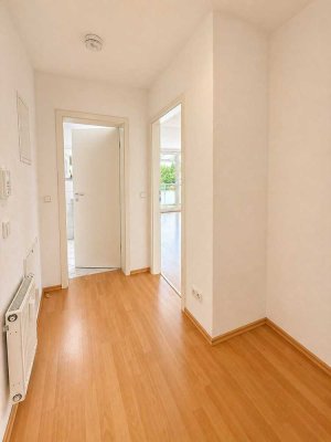 Genießen Sie den Sommer auf Ihrem großen Balkon! Schöne, moderne Dachgeschosswohnung mit Aufzug