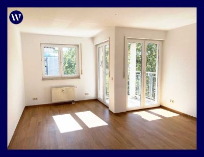 Helle 3-Raum-Wohnung mit Balkonblick ins Grüne, guter Schnitt, Gäste-WC, Tageslichtbad + Aufzug