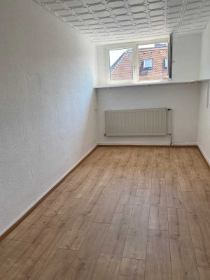 Zimmer in 4-Zimmer Wohnung zu vermieten
