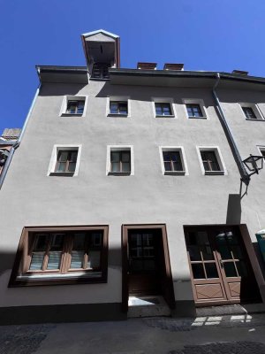 ***Wohnen mitten in der R-Altstadt - ruhig - DG über 2 Ebenen - Einzeldenkmal ***