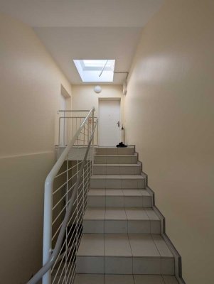 Spandauer Damm, kleine, feine Penthouse-WHG,