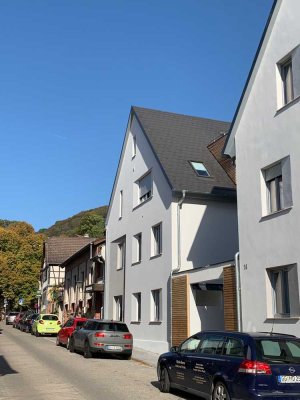 Exklusive, neuwertige 4-Raum-EG-Wohnung mit geh. Innenausstattung mit Balkon und EBK in Zwingenberg