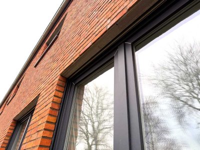 Neubau-Erstbezug: Energieeffizientes und modernes Wohnen mit Raum für Mehrgenerationen