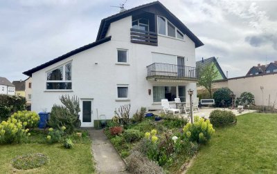 Privatverkauf: Perfekt für eine große Familie. Aufteilung in zwei Wohnungen möglich.