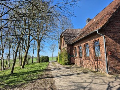 Schöne und modernisierte 4-Zimmer-Dachgeschosswohnung in Stördorf