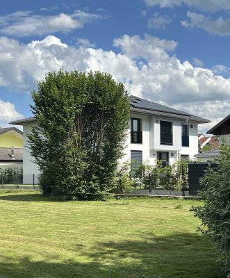 Exklusive Neubau-Doppelhaushälfte direkt am Naturschutzgebiet inkl. PV