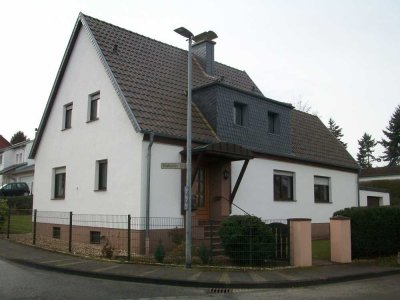 Freistehendes Familienglück mit großem Garten , Garage, 5 Zimmer