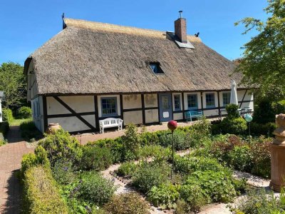 Bauernhaus mit Reetdach in MV